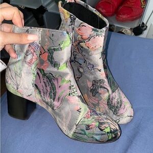 Rag N Bone - slightly worn booties 7 and half multicolored